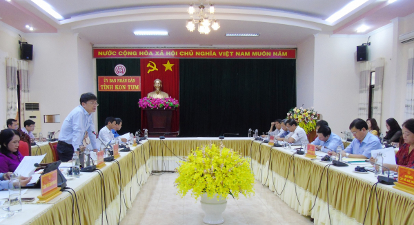 Thường trực HĐND tỉnh Kon Tum giám sát hoạt động của hợp tác xã tại UBND tỉnh - ẢNH KIM DUNG